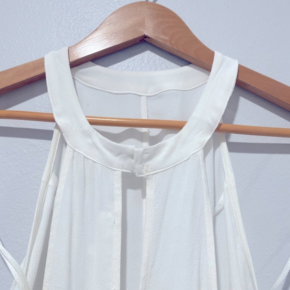 Astr Medium embroidered white halter tank - Picture 4 of 5